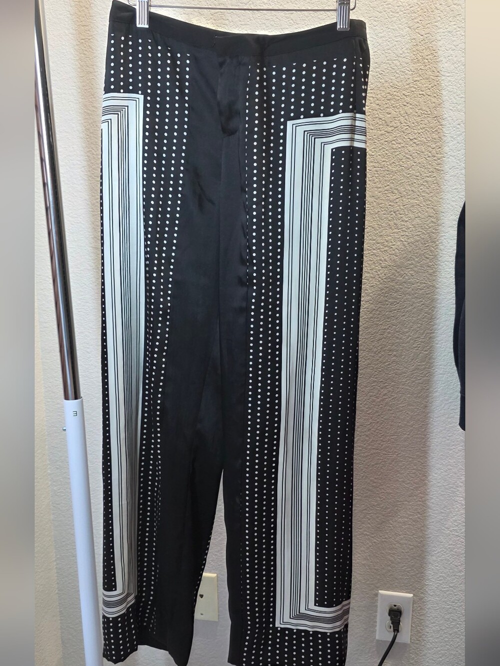 Love21 Black and White Satin Like Geometric Polka Dot Wide-Leg Mid Rise  Pants S